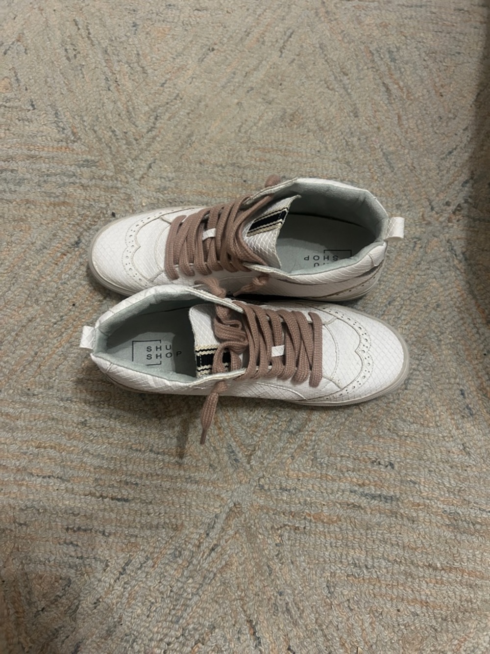 ShuShop Women Cream-White Sneakers with Mauve Laces